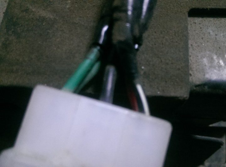 [請教] 光陽機車豪邁125 安裝行車紀錄器