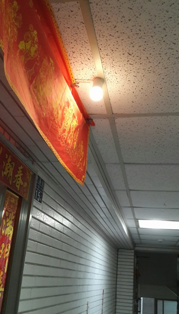 [DIY分享] 把電鈴座接成大門燈