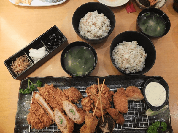 新宿勝博殿海陸雙人分享餐太豪華!!吃貨不用焦慮選擇~有日式炸豬排&厚切海老排