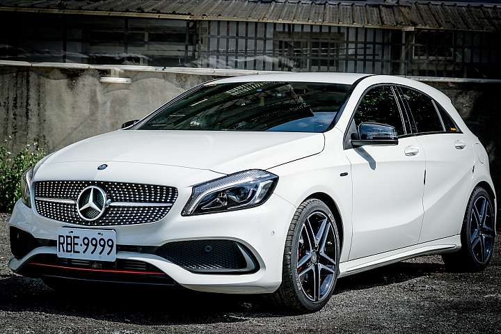[開箱]奔馳手排魂 A250 Sport 6MT