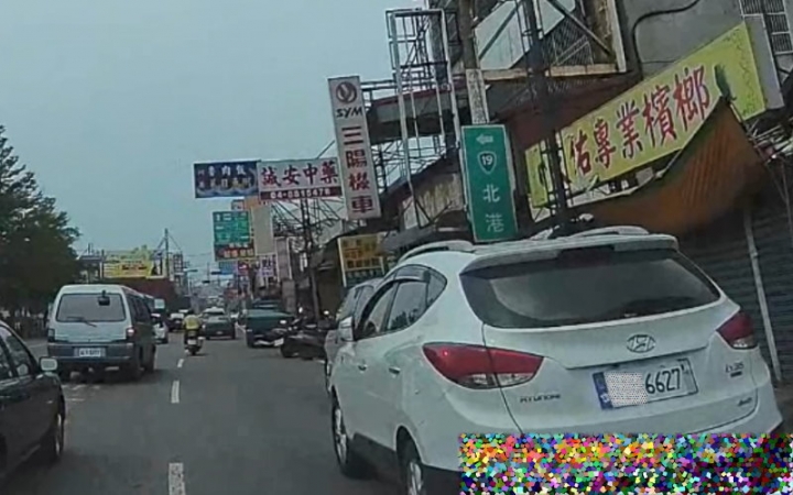 [轉貼討論]  並排臨停各地開罰不同