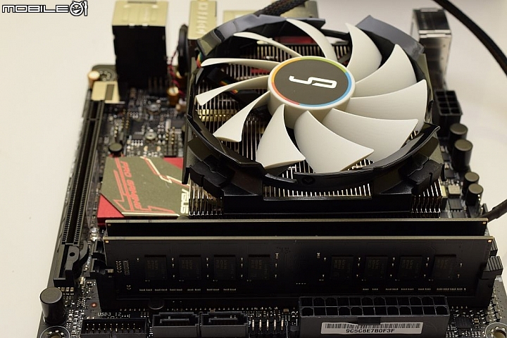[開箱] 千元有找，迷你強悍︰CR 快睿 C7 遇上 Core i7-6700T