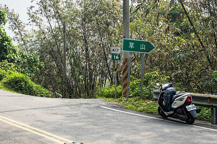 騎機車睡帳篷爬合歡山賞銀河