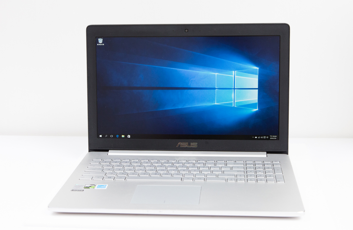 ASUS UX501 要去國外工作用的工具機入手!