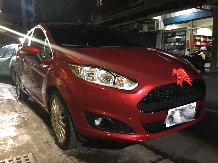 Fiesta 1.0T 火紅特仕版開箱！內含心得分享。（新增油耗加及載物照片）