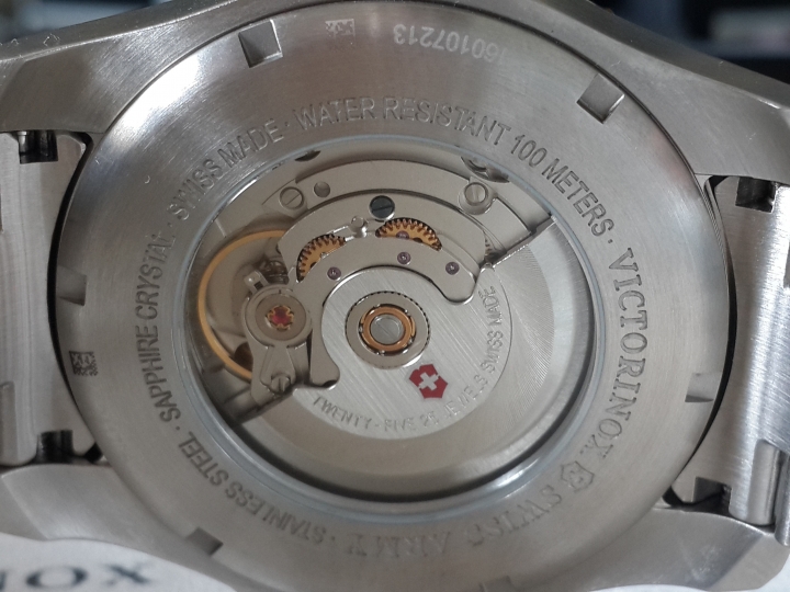 Victorinox 維氏機械錶開箱