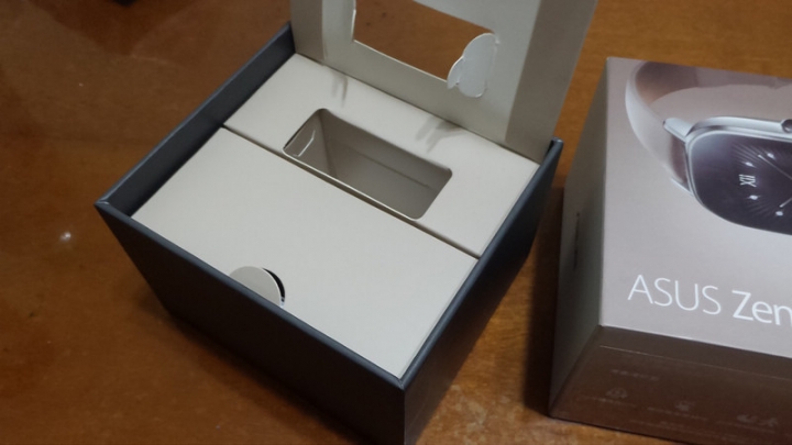 有快充及悠遊卡錶帶的ASUS Zenwatch 2小錶板開箱