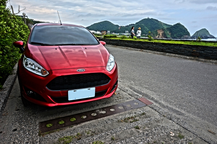 Fiesta 1.0T 火紅特仕版開箱！內含心得分享。（新增油耗加及載物照片）