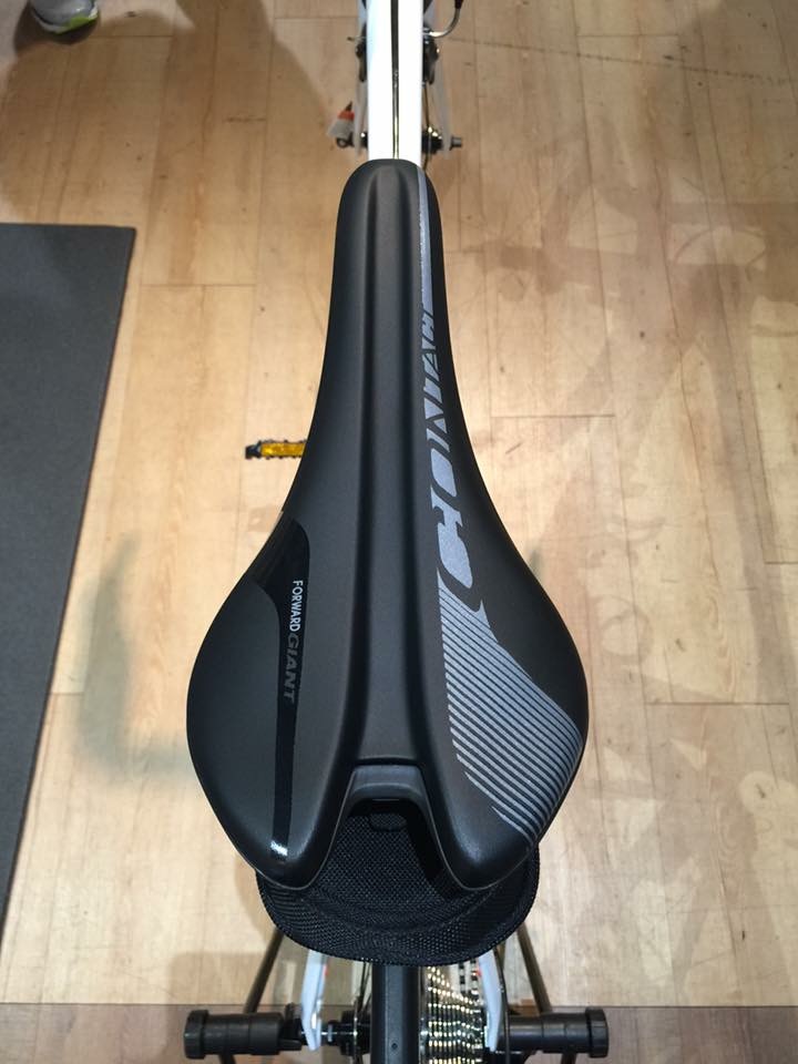 [開箱] 人生第一台公路車 2017 Giant Propel Advanced 2