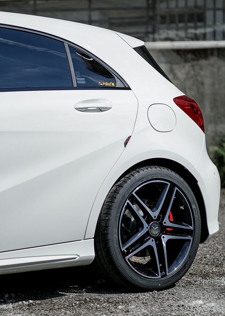 [開箱]奔馳手排魂 A250 Sport 6MT