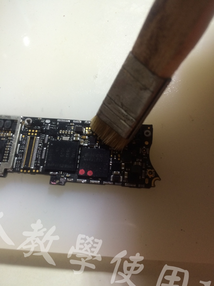 I Phone 4 短路不開機《維修分享》