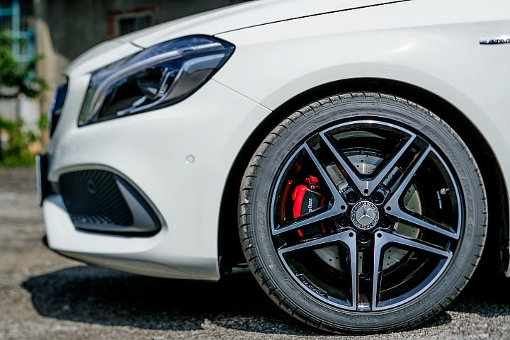 [開箱]奔馳手排魂 A250 Sport 6MT