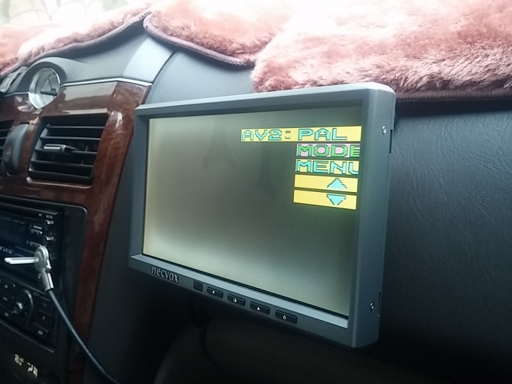 車用螢幕NECVOX FD-7569品質不好~~~