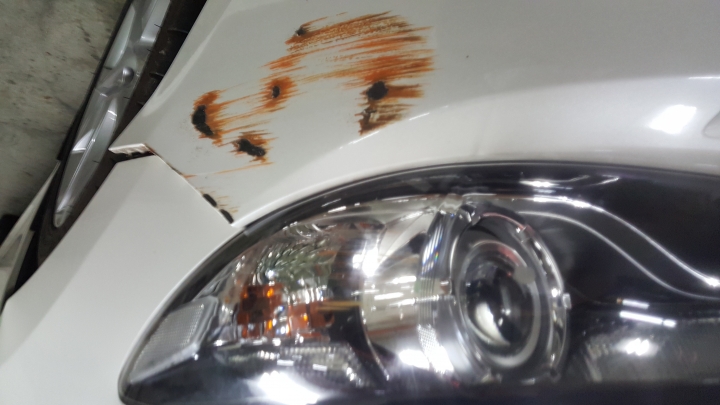 車剛去擦撞牆，詢問修復價格？