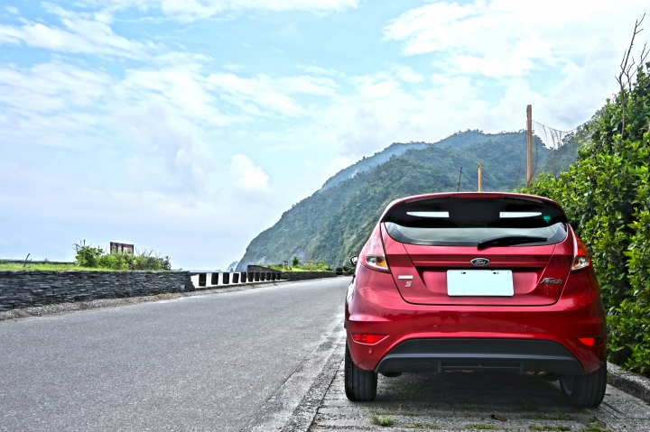 Fiesta 1.0T 火紅特仕版開箱！內含心得分享。（新增油耗加及載物照片）
