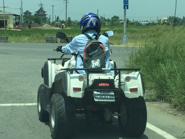 沙灘車也掛牌上路了