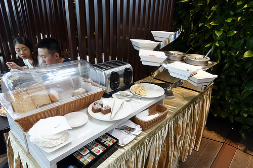 【台中】璞樹文旅Treeart Hotel住宿與早餐心得。嬰兒入住提供stokke摺疊澡盆與nacnac消毒鍋