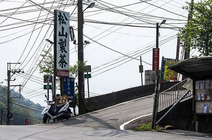 騎機車睡帳篷爬合歡山賞銀河