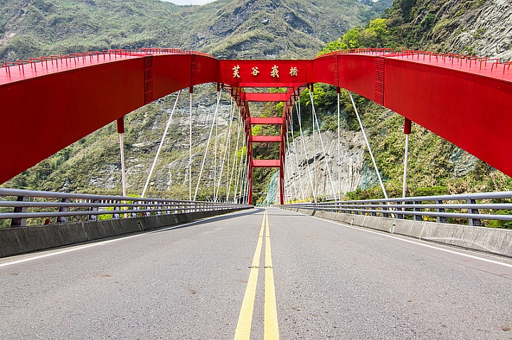 騎機車睡帳篷爬合歡山賞銀河