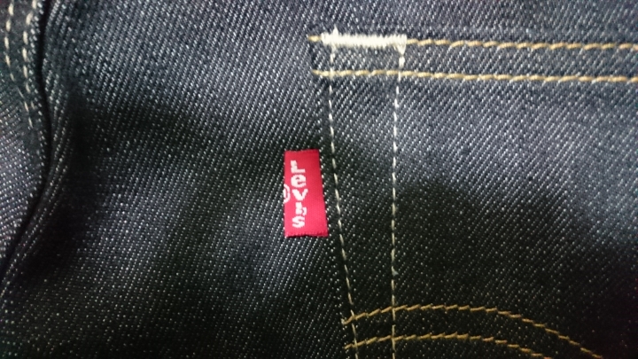 請問我這兩件Levis牛仔褲真偽，有可能買到假貨嗎? (已解決)