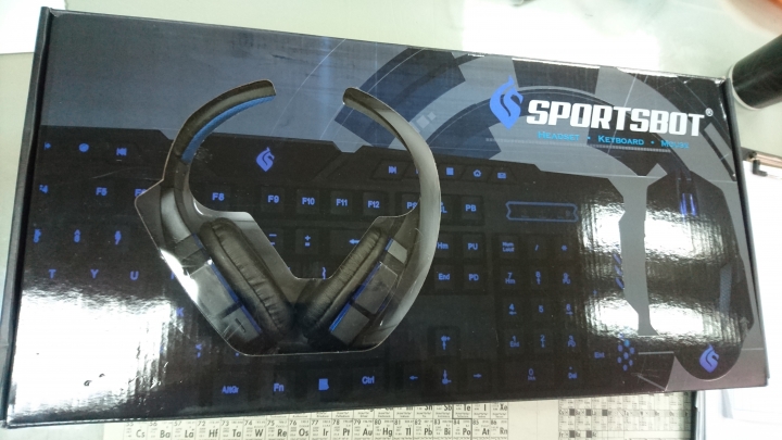 美國聲霸SportsBot鍵盤滑鼠耳機遊戲電競組    簡易開箱