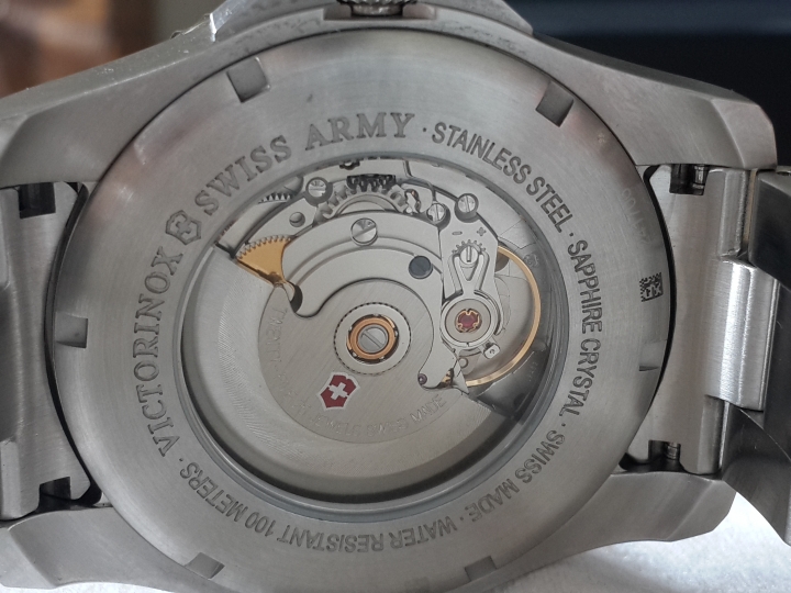 Victorinox 維氏機械錶開箱