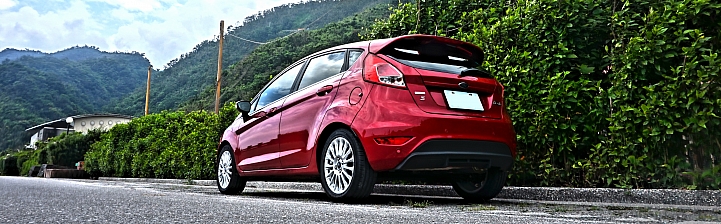 Fiesta 1.0T 火紅特仕版開箱！內含心得分享。（新增油耗加及載物照片）