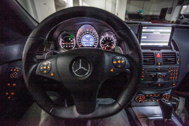 終於入主二手w204 c63