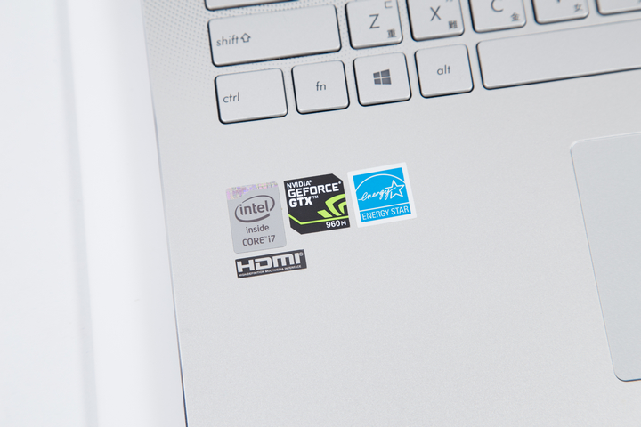 ASUS UX501 要去國外工作用的工具機入手!