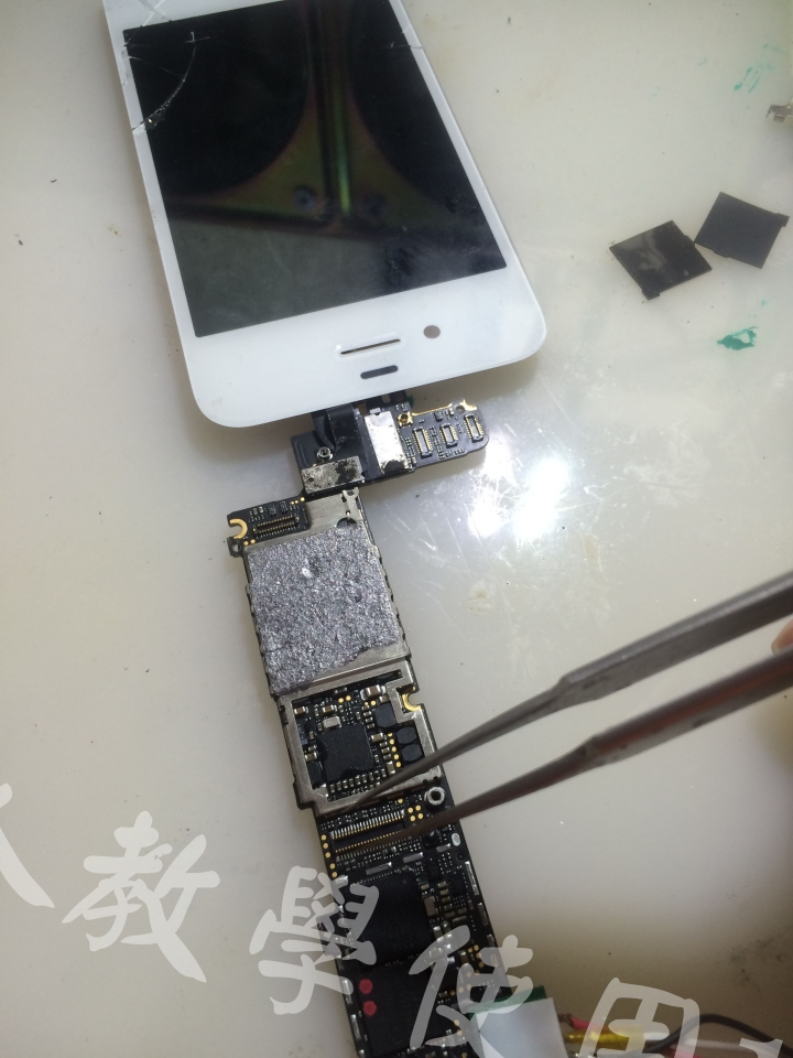 I Phone 4 短路不開機《維修分享》