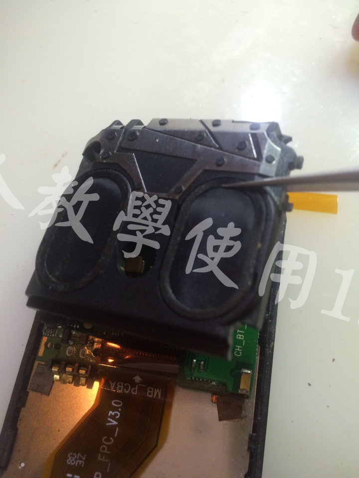 Zikom Z710 有背光無畫面《維修分享》
