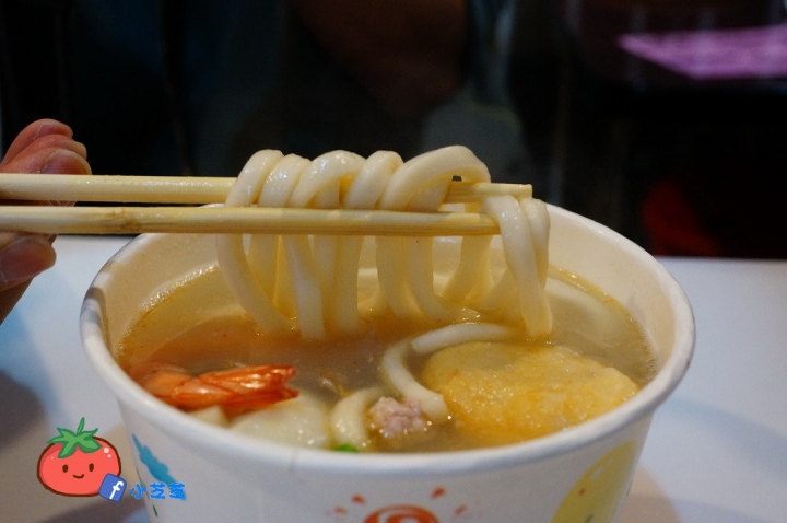 【桃園美食】平價咖哩飯 廣東粥 鍋燒麵 藏在市場的古早味 魔法樂廚 藝文特區巷弄美食 外帶專賣店 無設內座