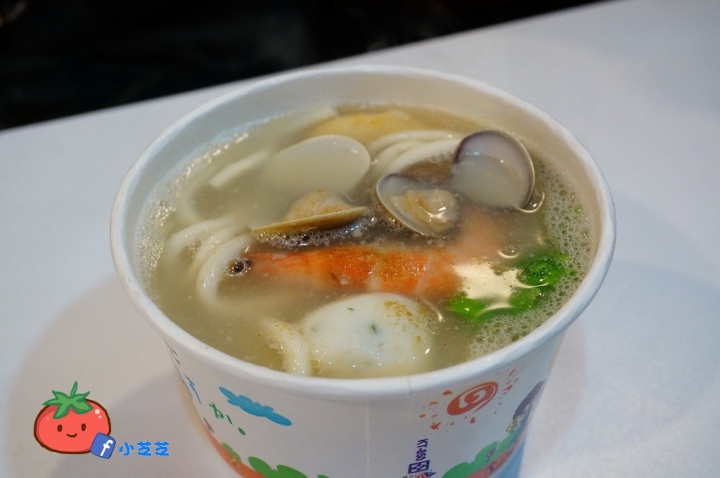 【桃園美食】平價咖哩飯 廣東粥 鍋燒麵 藏在市場的古早味 魔法樂廚 藝文特區巷弄美食 外帶專賣店 無設內座