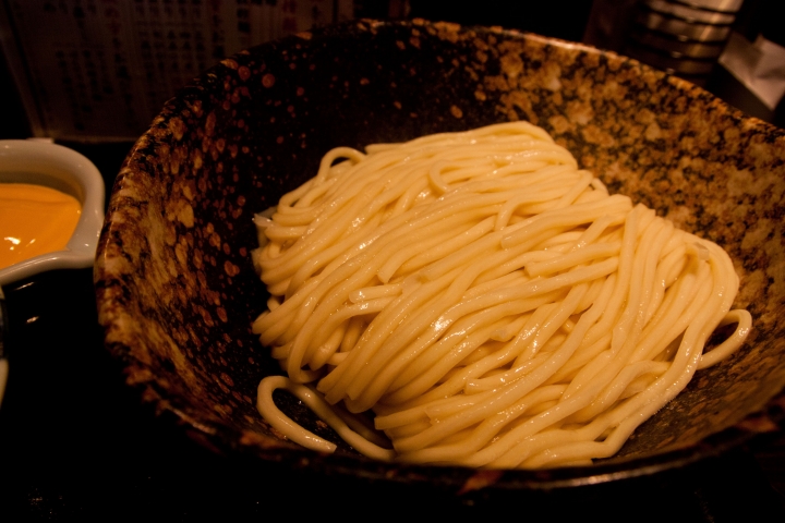 【美食。食記】東京 高田 三ツ矢堂製麺 高田馬場店 起司微濃 風味不同