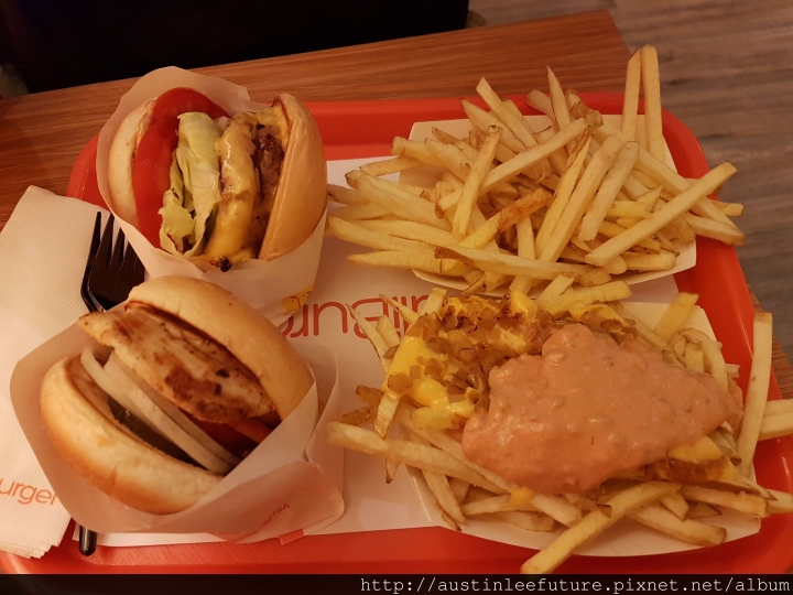 台北大安 CaliBurger 加州風格漢堡