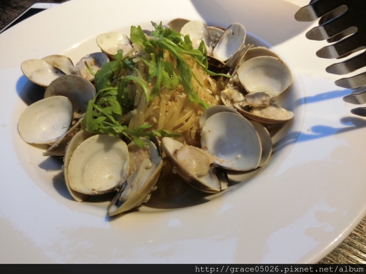 【食記】台北☼東區 鬍子餐酒**難訂位超人氣小酒館**