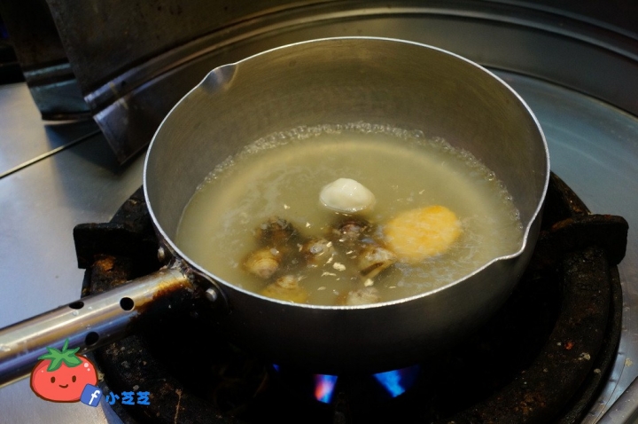 【桃園美食】平價咖哩飯 廣東粥 鍋燒麵 藏在市場的古早味 魔法樂廚 藝文特區巷弄美食 外帶專賣店 無設內座