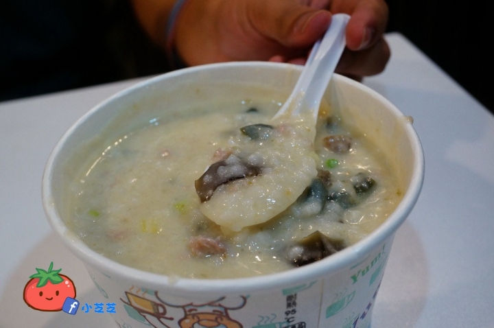 【桃園美食】平價咖哩飯 廣東粥 鍋燒麵 藏在市場的古早味 魔法樂廚 藝文特區巷弄美食 外帶專賣店 無設內座