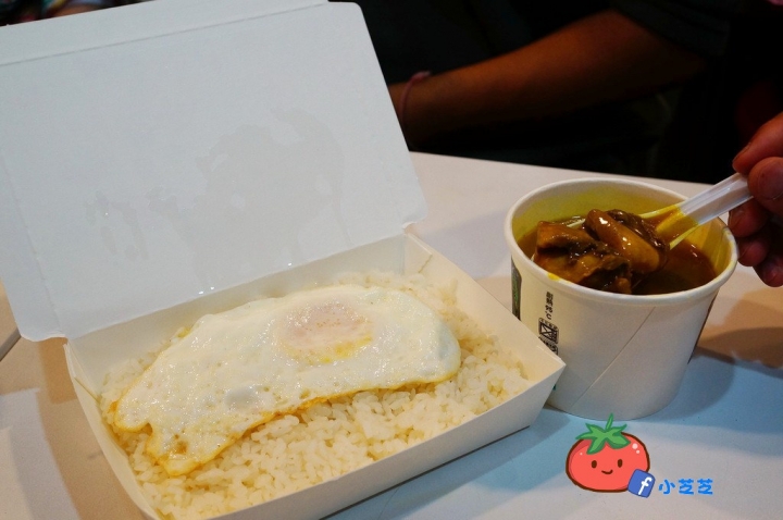 【桃園美食】平價咖哩飯 廣東粥 鍋燒麵 藏在市場的古早味 魔法樂廚 藝文特區巷弄美食 外帶專賣店 無設內座