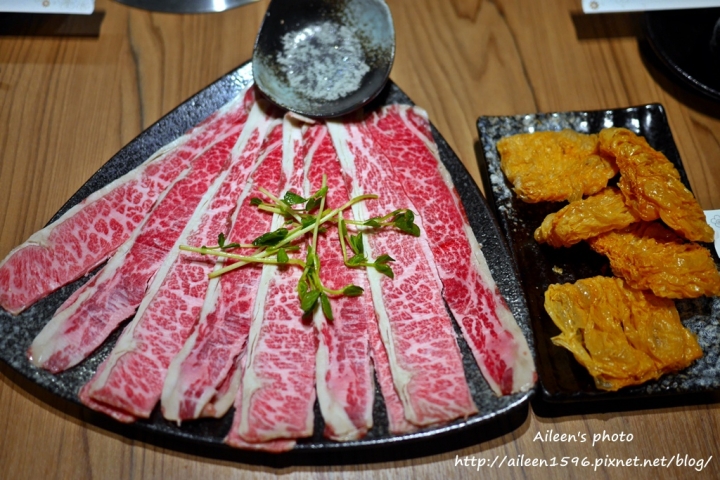 [新北] 極黑和牛超鮮嫩．健康美味的板橋火鍋ippin一品堂精緻涮涮鍋