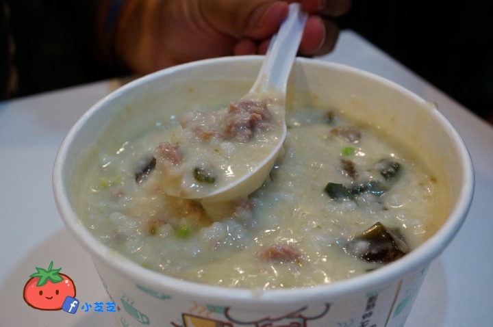 【桃園美食】平價咖哩飯 廣東粥 鍋燒麵 藏在市場的古早味 魔法樂廚 藝文特區巷弄美食 外帶專賣店 無設內座