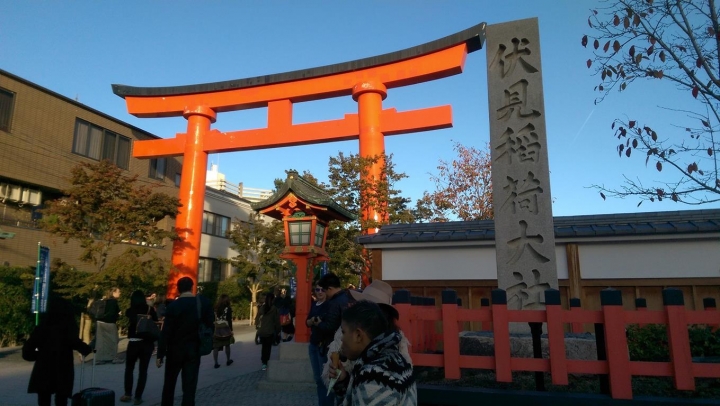 【日本。關西】《京都》一日遊散策路線。二条城、八坂神社、二年坂、清水寺、伏見稻荷神社