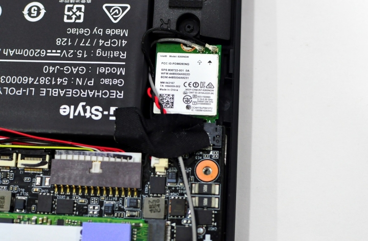 GIGABYTE Aero 14，電競，商務結合於一身的遊戲商務機