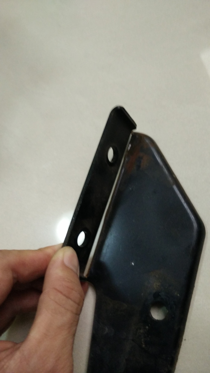 野狼排氣管固定吊耳斷裂