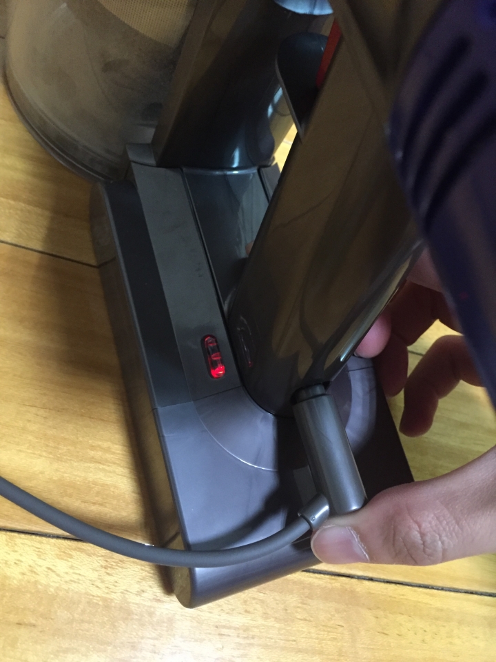 Dyson v8 fluffy+ 使用兩次無反應