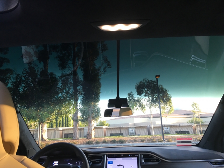 Tesla Model X 首發開箱 - 打敗 LSUV 群雄的未來 SUV