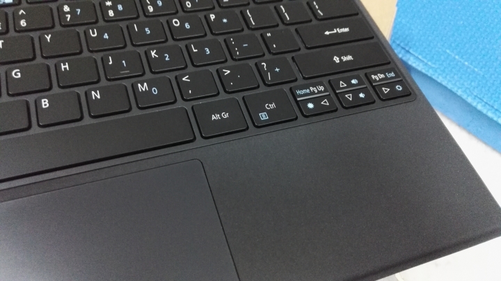 Acer Switch Alpha 12開箱（多圖慎入）