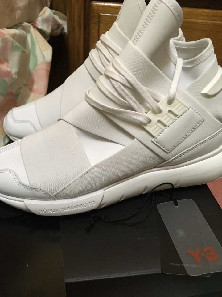 請幫我驗鞋Y3 QASA HIGH 謝謝