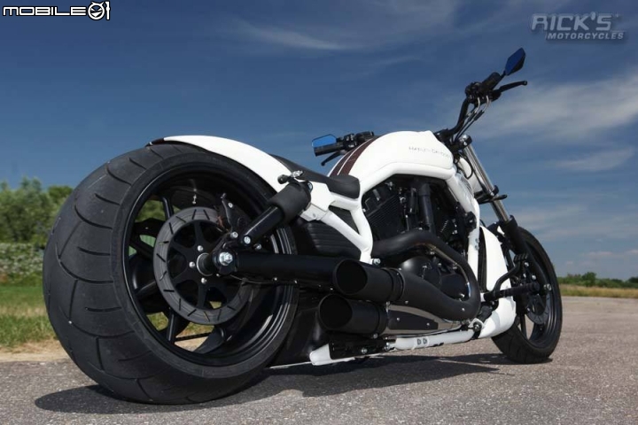 新馬子 v-rod Muscle 霧白色