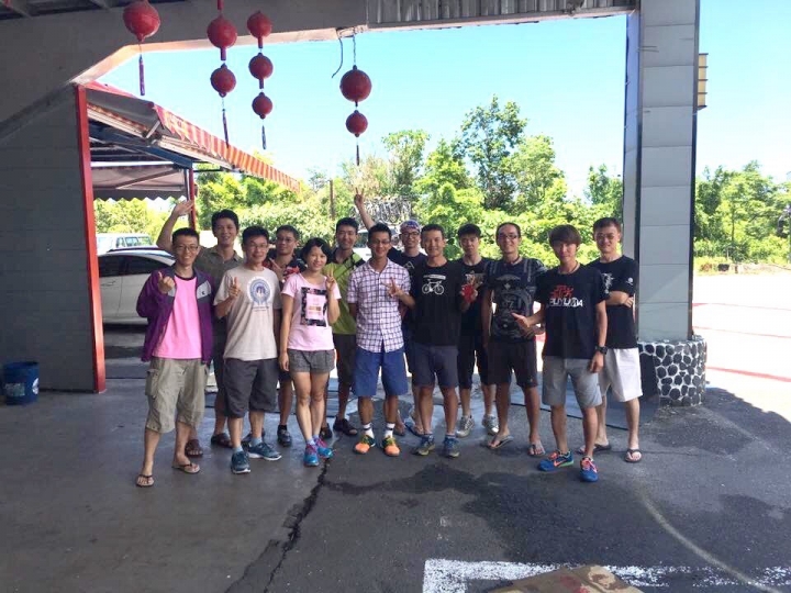 粉嶺族～來去花蓮住一晚，跟著車隊去東進